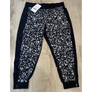 Fabletics Women's Black High Waist Joggers Activewear Pants Sz Large Short